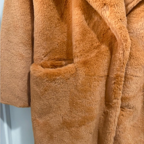 NWT bronze Faux Fur Coat - Picture 3 of 7
